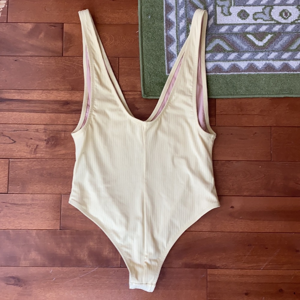 Vermont One Piece Yellow Rib - Picture 7 of 8